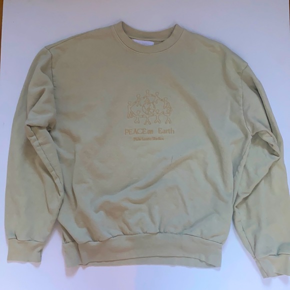 palo santo studios Tops - Palo santos studios sand sweatshirt large women’s oversized peace on earth